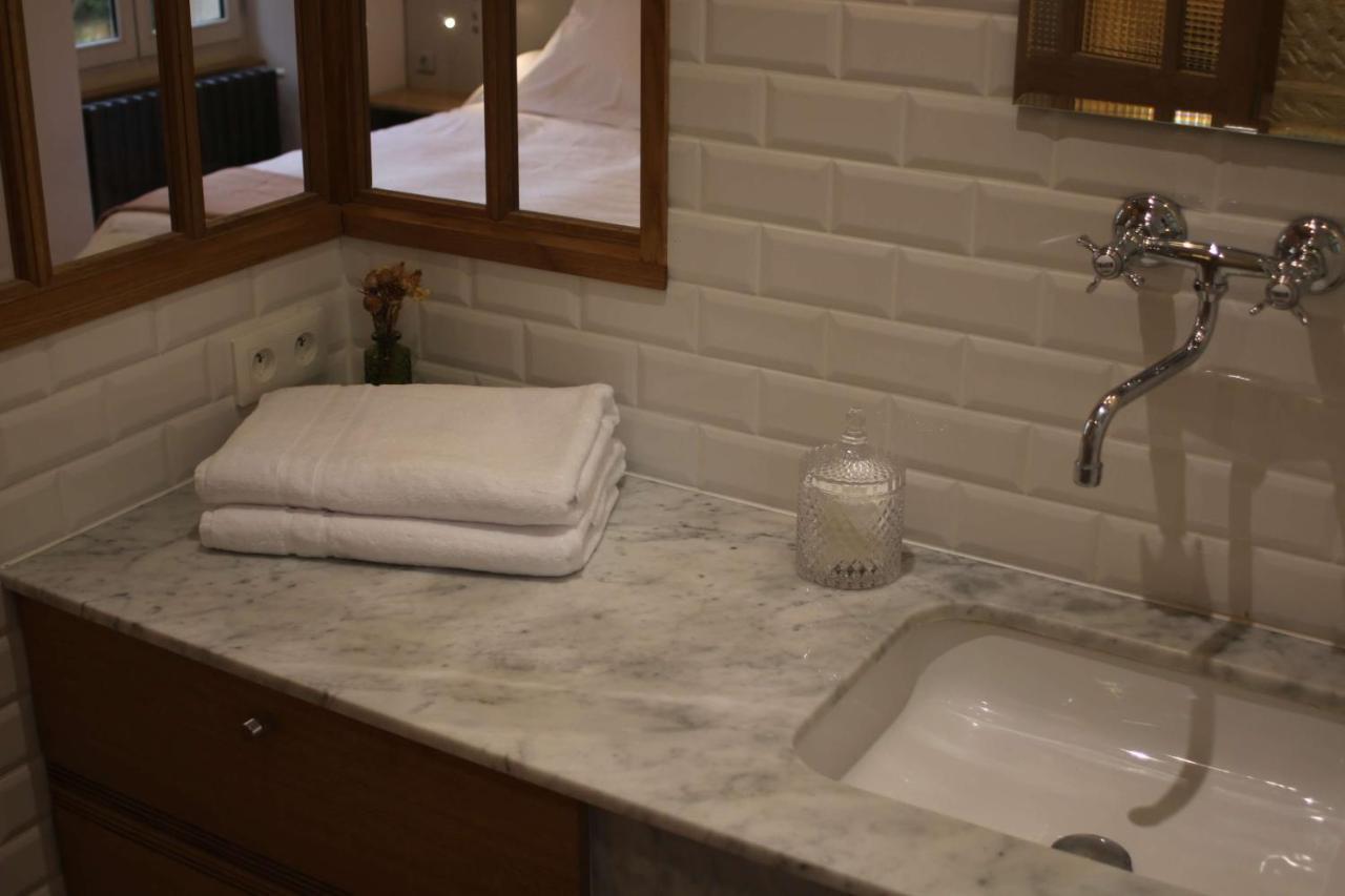 Bed & Breakfast Malis Castera Le Petit Chateau *