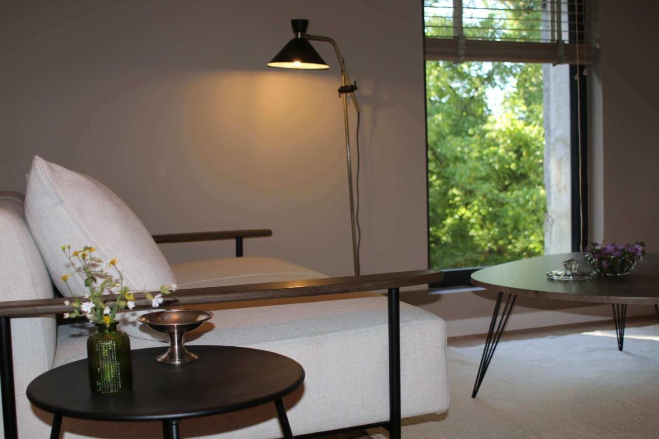 Malis Castera Le Petit Chateau Couette-café Saint-Jean-de-Blaignac